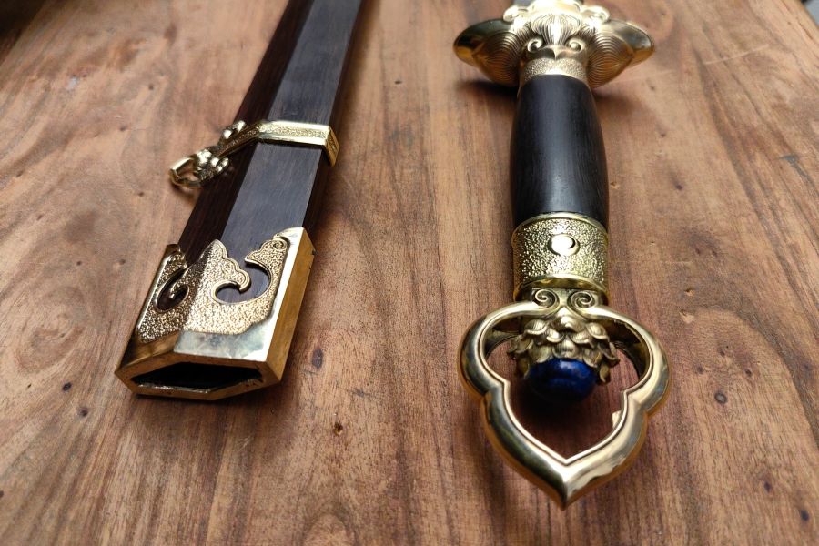 【莲花装黑檀鞘宋剑】Lotus-Fitted Song Dynasty Jian – Ebony Scabbard, Hand-Forged Spring Steel