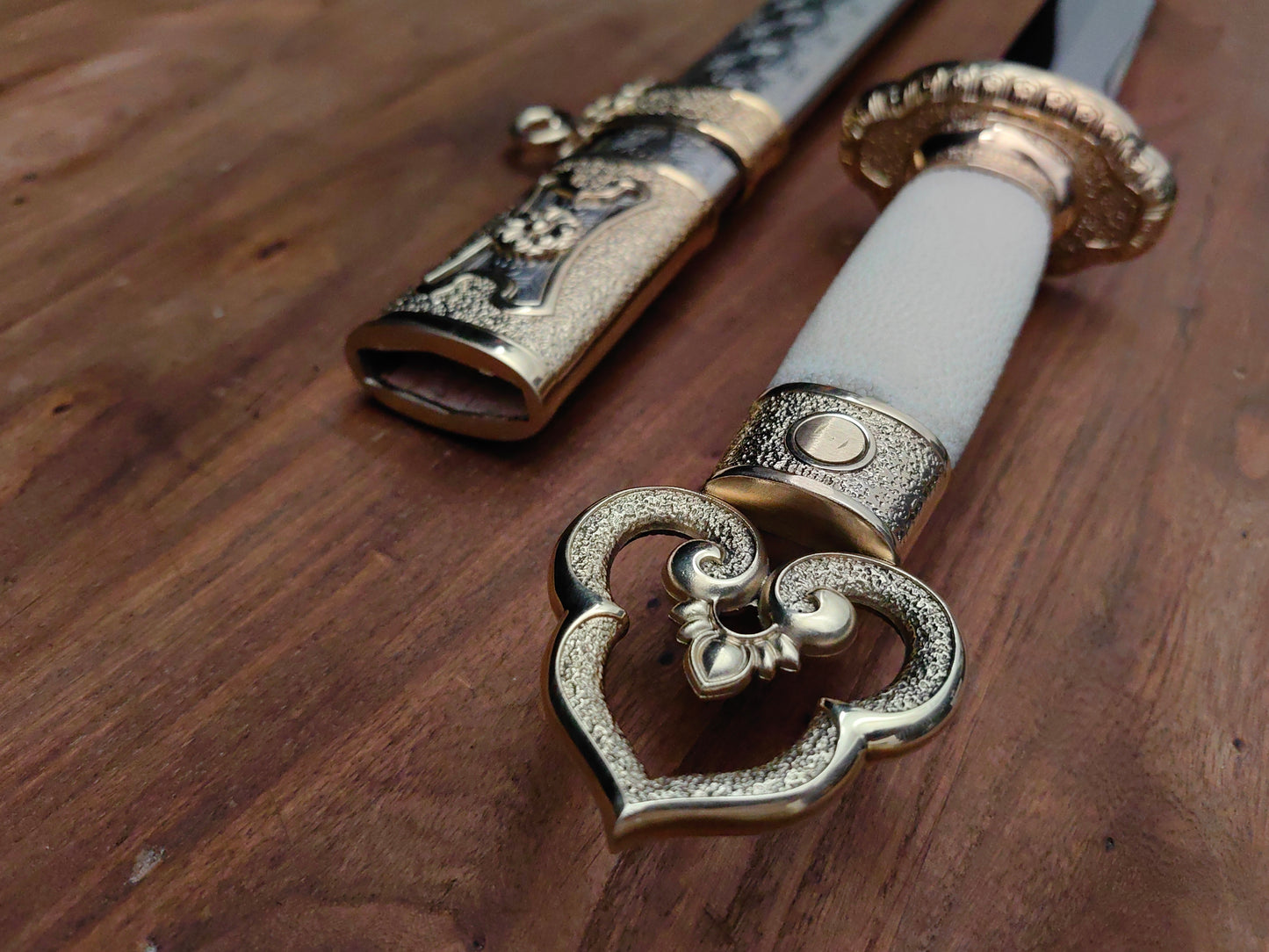 Winter Plum Jian (傲雪寒梅剑) – Hand-Forged Chinese Sword with Stainless Steel Scabbard