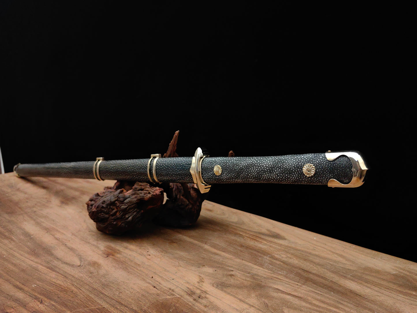 Tang Dao with Crossguard and Pommel (Genuine Rayskin Edition)
